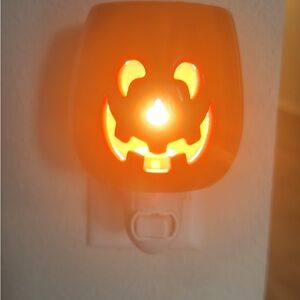 Scentsy Orange Jack-O'-Lantern Plug-In Warmer